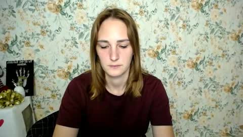 Snapshot of milana_cutie_ chatting on September 21, 7:23 am Milana online show from September 21, 7:23 am