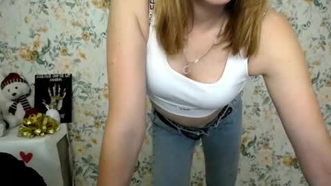 Snapshot of milana_cutie_ chatting on October 10, 7:14 am Milana online show from October 10, 7:14 am