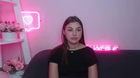 milanaangelas online show from February 11, 5:58 am