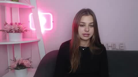 milanaangelas online show from November 5, 12:12 am