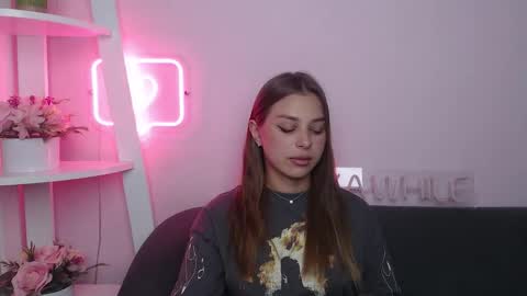 milanaangelas online show from September 9, 7:47 pm