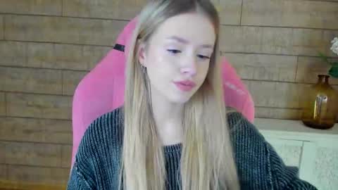 MilanaBalmain online show from October 4, 4:21 am