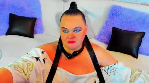 Snapshot of milanabiegert chatting on February 19, 4:11 pm Lana online show from February 19, 4:11 pm