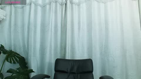 MILAN SANTANA online show from December 5, 11:56 pm