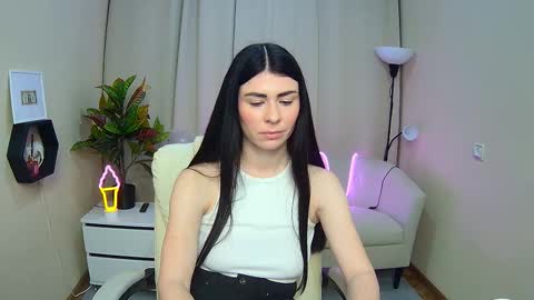 milasecretsss online show from March 6, 8:13 am