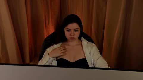 Mila online show from May 5, 9:31 pm