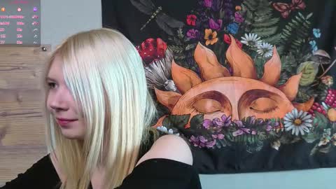 Snapshot of mildredbain chatting on October 3, 4:10 am Mila online show from October 3, 4:10 am