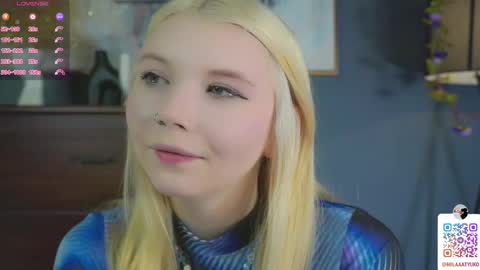 Snapshot of mildredbain chatting on February 24, 5:33 am Mila online show from February 24, 5:33 am