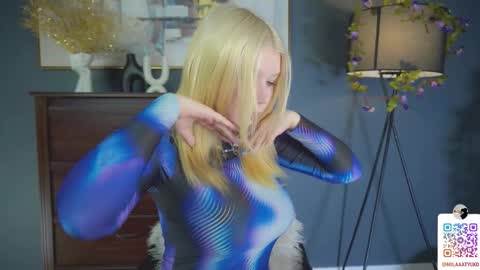 Snapshot of mildredbain chatting on February 24, 2:30 am Mila online show from February 24, 2:30 am
