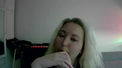 Milena new nonude shy blonde natural online show from May 2, 6:03 pm