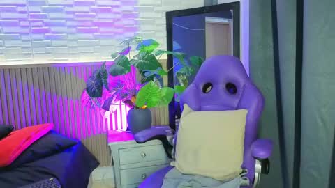 milena_lawson online show from May 20, 1:06 pm