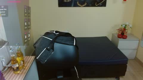 Miley online show from March 24, 1:50 pm