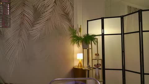 Miley online show from February 19, 6:01 am