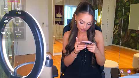 Miley Sin online show from February 10, 12:08 pm