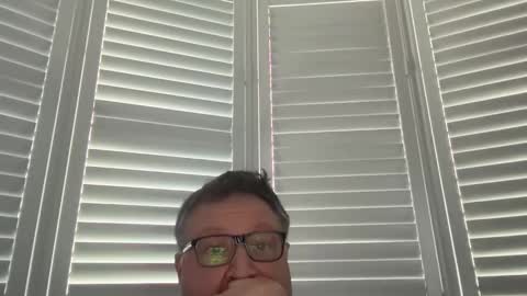 Snapshot of milfmanimal chatting on March 8, 6:43 am BigTom69 online show from March 8, 6:43 am