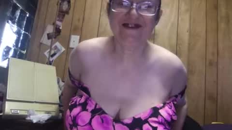 milfmichelle69 online show from April 3, 5:53 pm