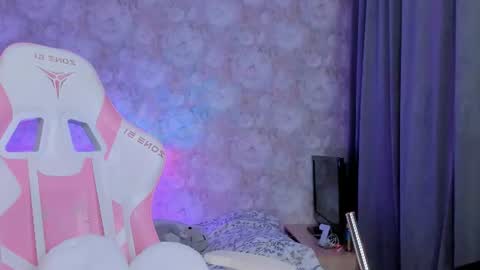 Milia online show from August 3, 8:59 pm