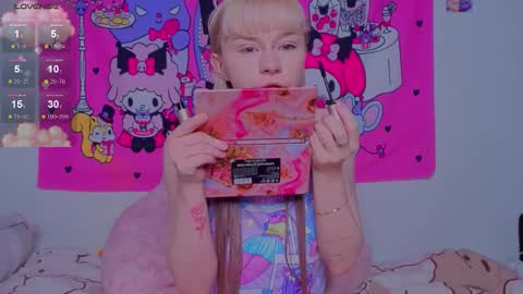 Milia online show from February 8, 8:12 pm