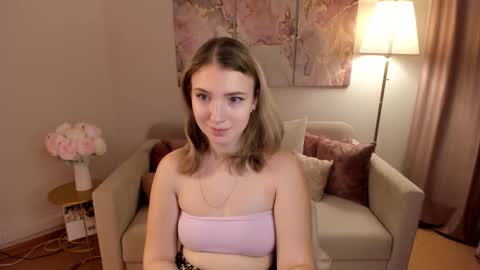 Snapshot of milinafox chatting on October 12, 2:59 am milinafox online show from October 12, 2:59 am