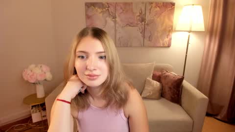 Snapshot of milinafox chatting on October 8, 5:02 am milinafox online show from October 8, 5:02 am