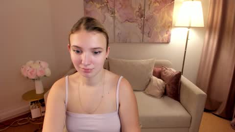 Snapshot of milinafox chatting on October 10, 5:46 am milinafox online show from October 10, 5:46 am