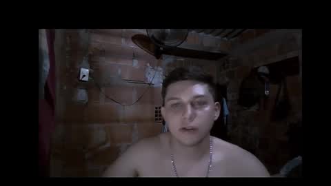 Snapshot of milk_boy25 chatting on September 13, 10:23 pm milk_boy25 online show from September 13, 10:23 pm