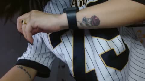 Amira online show from December 27, 4:10 pm