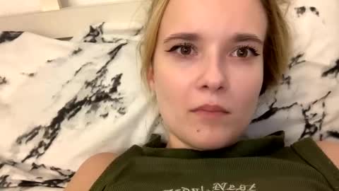 milkybaby269137 online show from February 8, 6:11 pm