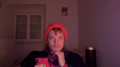 Snapshot of milkymitch chatting on January 4, 6:41 am Mimi online show from January 4, 6:41 am