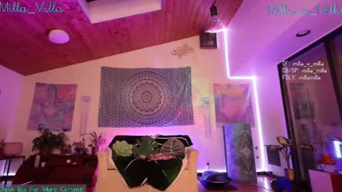 milla_milla online show from February 23, 9:33 am