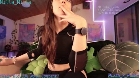 milla_milla online show from October 12, 6:39 am