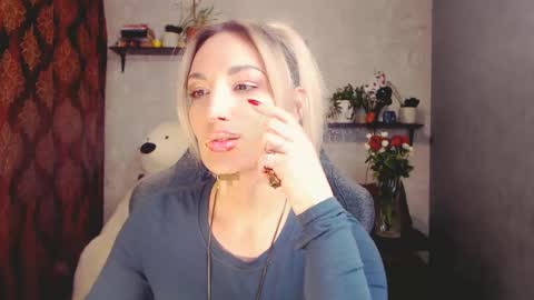 MillaXQueen online show from March 10, 2:48 pm