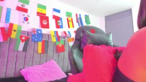 miller_silvana online show from June 23, 11:39 am