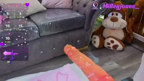 milleyjones_ online show from June 3, 2:33 pm