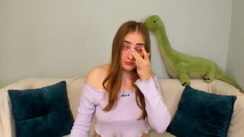 millibrooksss online show from May 16, 2:30 am