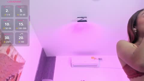 millie_jhones online show from December 5, 10:57 am