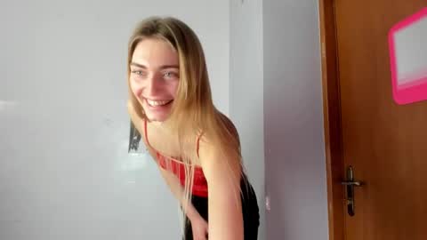 millie_lacroix online show from March 14, 1:48 pm