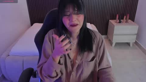 millyevans1 online show from April 14, 3:10 am