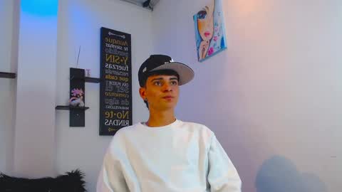 milo hot  online show from April 6, 10:33 pm