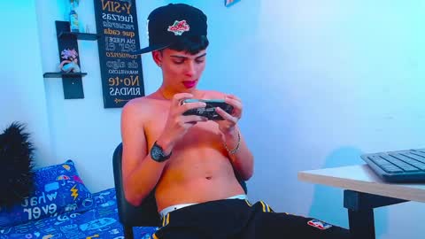 milo hot  online show from April 7, 10:34 pm