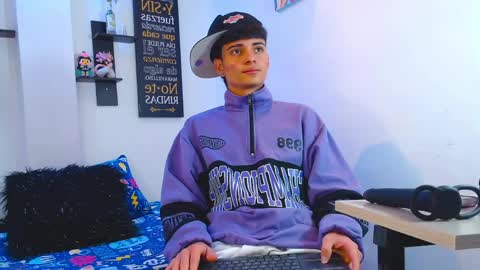 milo hot  online show from April 9, 7:19 pm