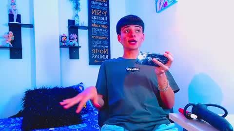 milo hot  online show from April 10, 11:09 pm