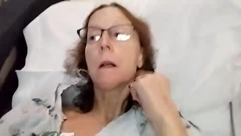 miloanj online show from April 13, 3:11 am