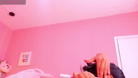 milu_carbajal_x online show from April 19, 12:50 pm