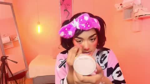 milu_carbajal_x online show from January 16, 2:37 pm