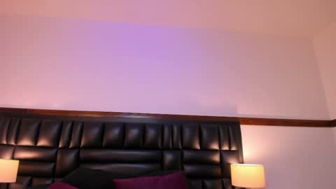 Snapshot of milu_w4llace chatting on February 27, 1:41 am Milu Wallace online show from February 27, 1:41 am