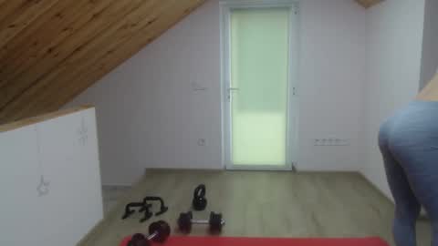 Snapshot of milusea chatting on October 2, 12:37 pm milusea online show from October 2, 12:37 pm