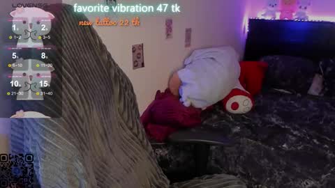 Emily online show from November 28, 6:04 pm