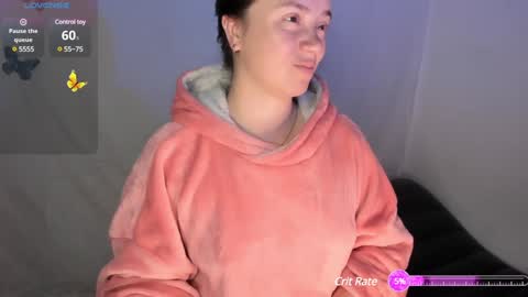 Snapshot of milysauria_ chatting on January 29, 9:33 am Mily online show from January 29, 9:33 am