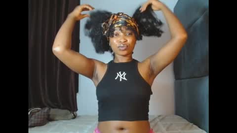 mimi online show from November 17, 8:22 pm